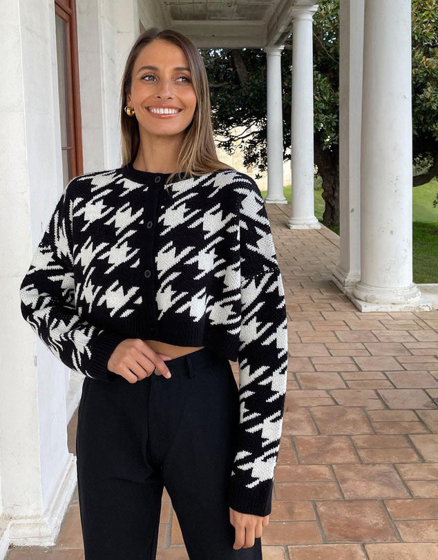 Damen Modische Strickjacke mit geometrischem Muster und Knopfverschluss EB