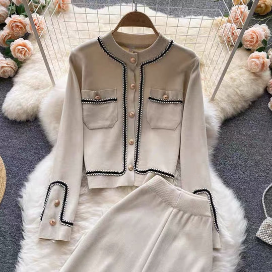 Damen elegantes Strick-Loungewear-Set mit feinen Knopfdetails und weitem Bein EB