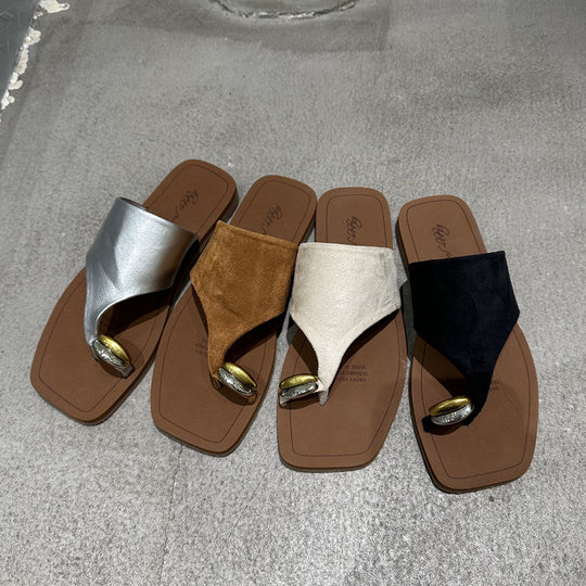 Damen Zehentrenner-Sandalen mit modischem Riemendesign und edlem Akzent EB