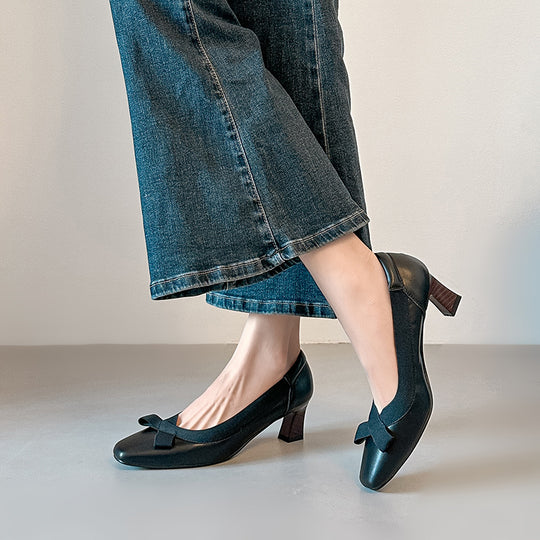 Damen Elegante Pumps mit modischem Riemen und Schleifen-Detail EB