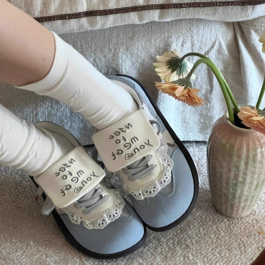 Damen Sneakers mit verspielten Spitzen-Details und weicher Sohle EB