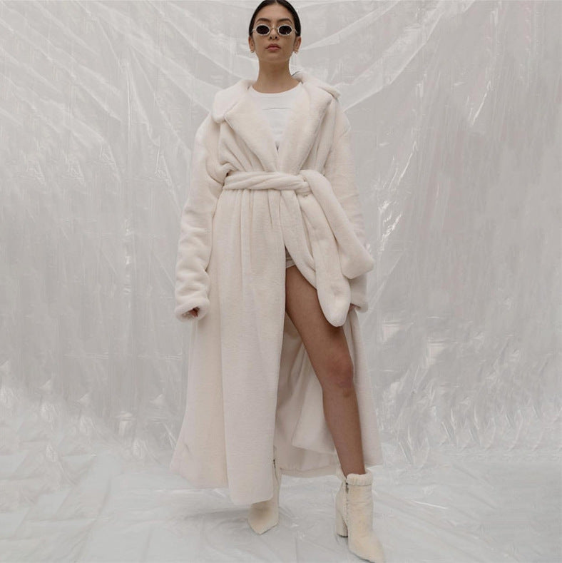 Damen Oversized Kunstpelzmantel mit Kapuze und strukturiertem Design EB