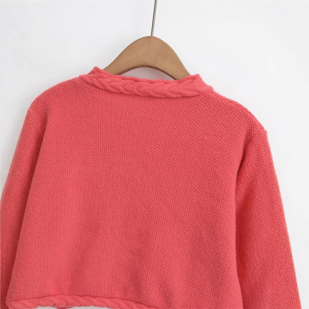 Damen Kurzstrickjacke mit geflochtenen Details und praktischen Taschen EB