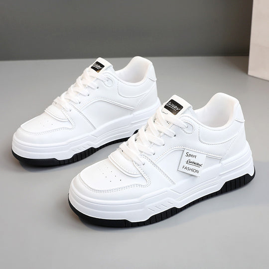 Damen Sportliche Sneakers mit robustem Obermaterial und dämpfendem Sohlenprofil EB