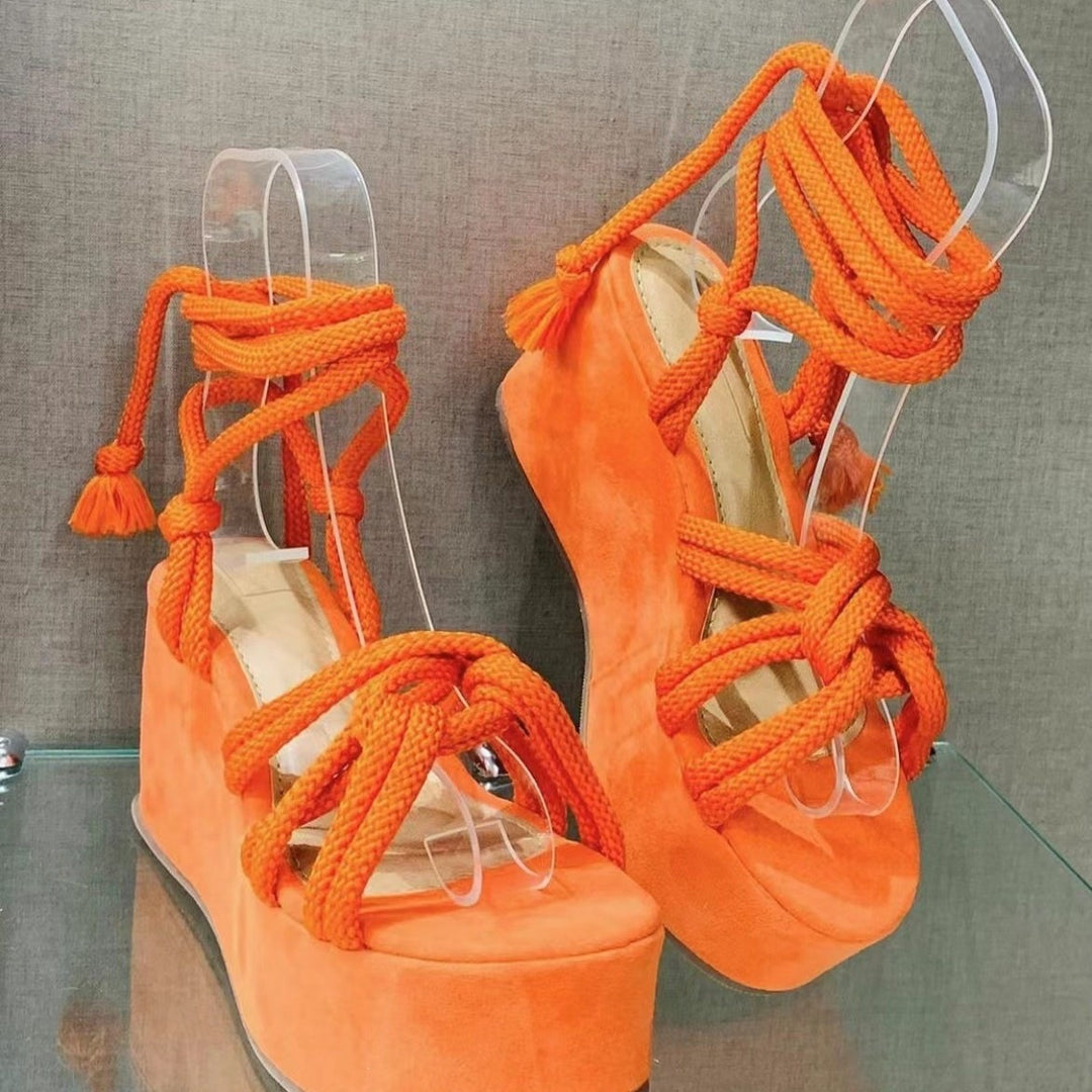 Damen Plattform-Sandalen mit geflochtenen Riemen EB