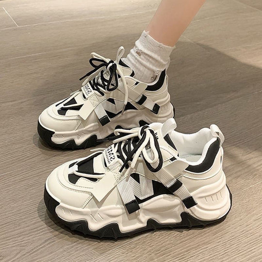 Damen Sportliche Chunky-Sneaker mit auffälligem Design und stabiler Sohle EB