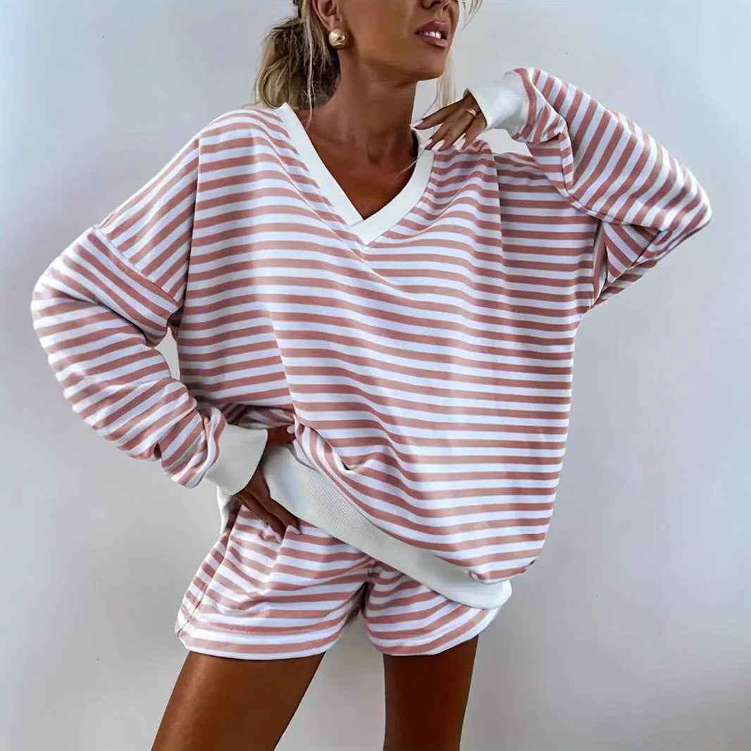 Damen Sportliches Streifenoberteil mit kurzen Shorts EB