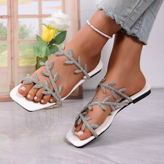 Damen Elegante Riemensandalen mit funkelnden Blumendekoren EB