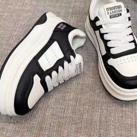 Damen Modische Sneakers mit sportlich-elegantem Design und dämpfender Sohle EB
