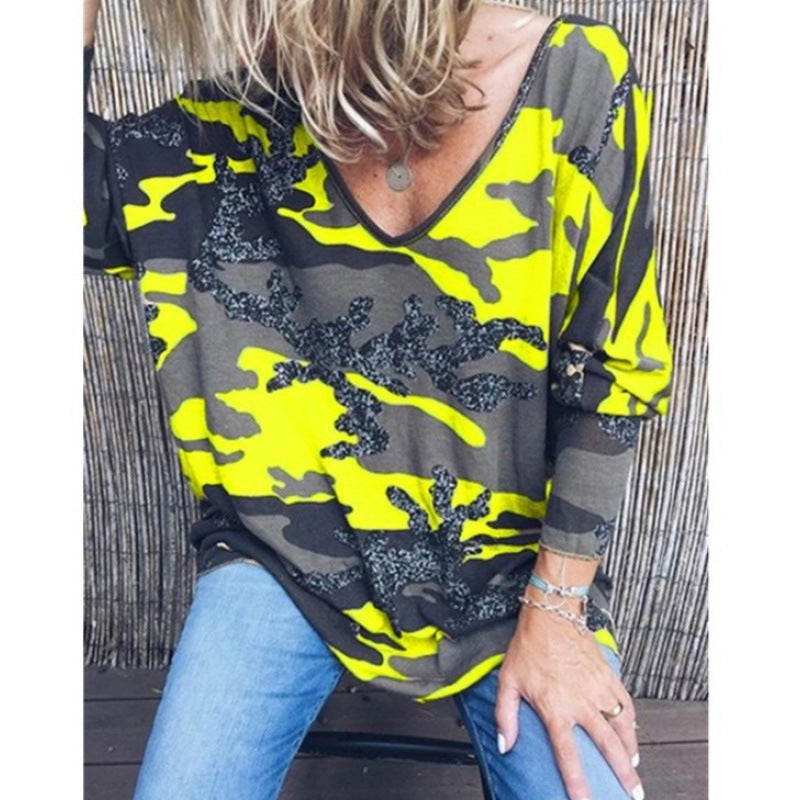 Damen Oversize V‑Ausschnitt Longshirt mit Camouflage‑Print und Glitzerbesatz EB