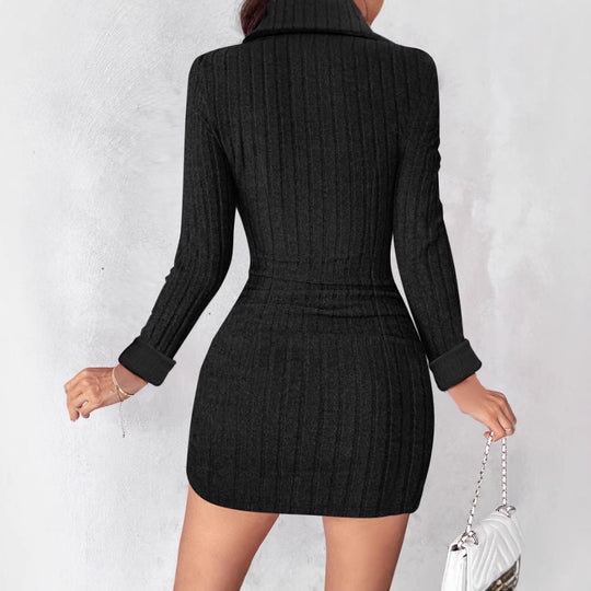 Damen Strickkleid mit V-Ausschnitt und Knopfdetails EB