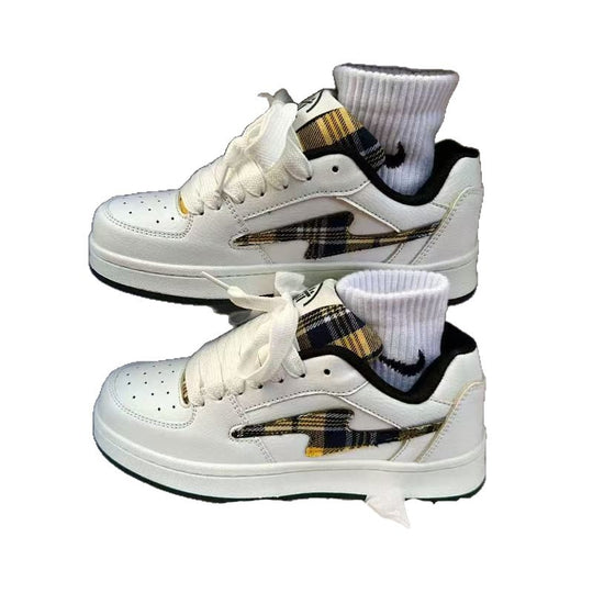 Damen Sneakers mit auffälligem Karomuster und dämpfender Sohle EB