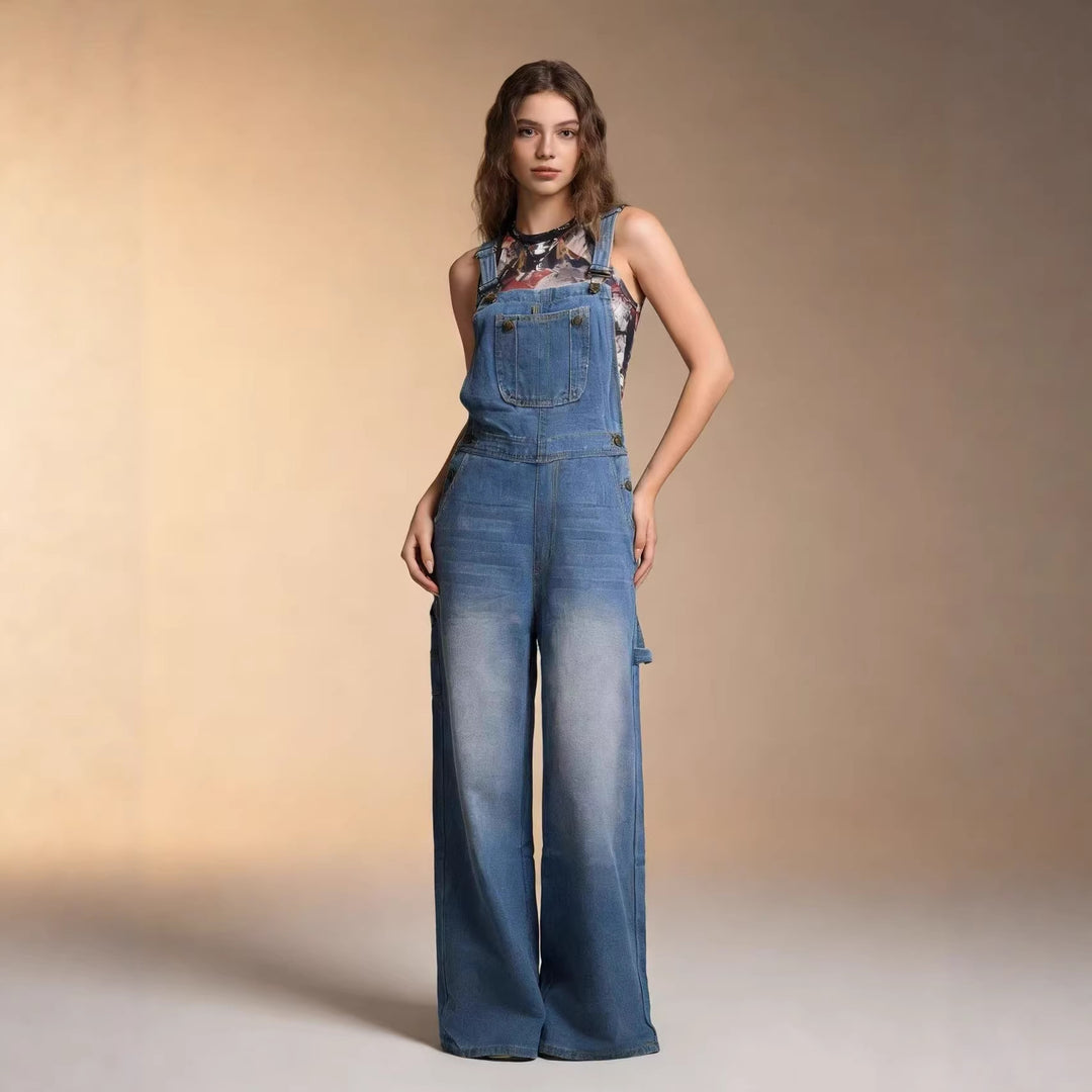 Damen Latzhose im lässigen oversized Schnitt mit funktionalen Seitentaschen EB