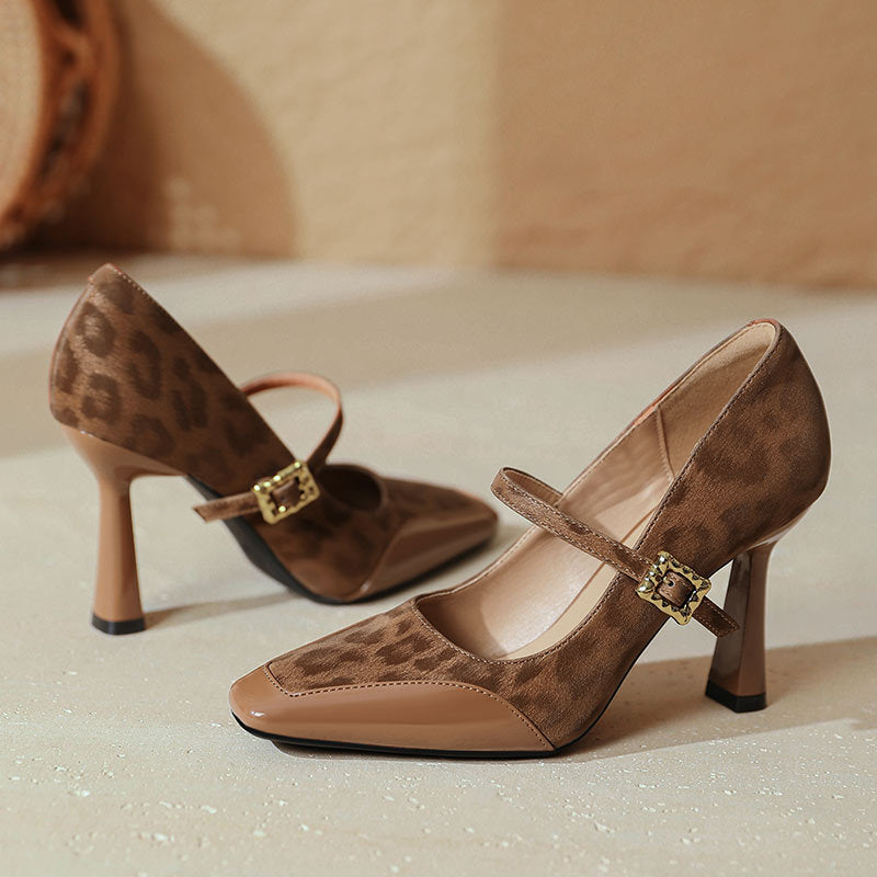 Damen elegante Mary Jane Pumps mit charakteristischem Blockabsatz und dekorativem Riemen EB