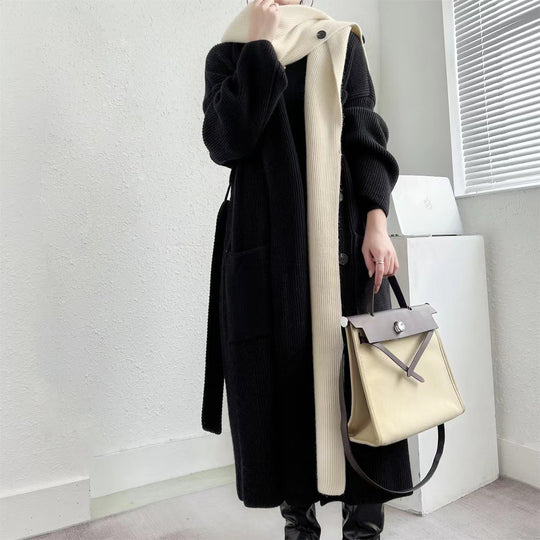 Damen Eleganter langer Mantel mit Gürtel und kontrastierenden Ärmeln EB