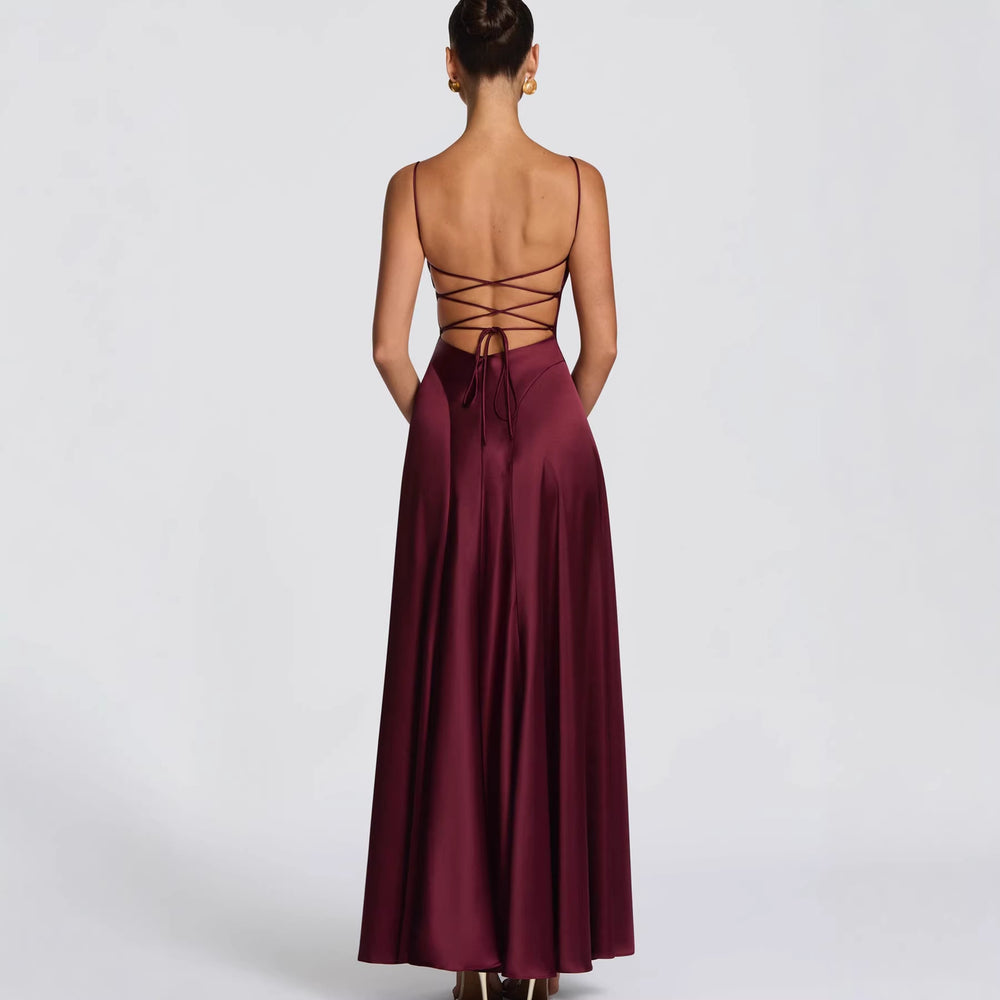 Damen Elegantes Maxikleid mit raffinierten Spaghetti-Trägern und fließendem Satin EB
