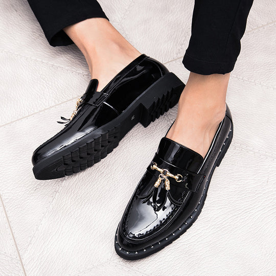 Damen Elegante Mokassins mit goldenen Anhängern EB