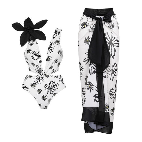Damen Bikiniset mit besonderem Blumendekor und langem Wickelrock EB