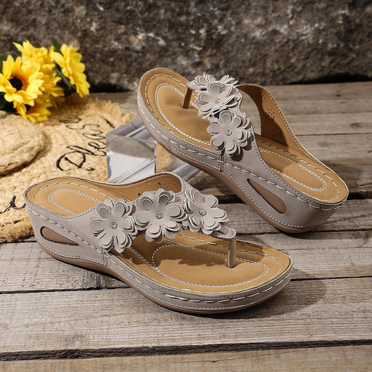 Damen Zehentrenner-Sandalen mit floralem Design und komfortablem Fußbett EB