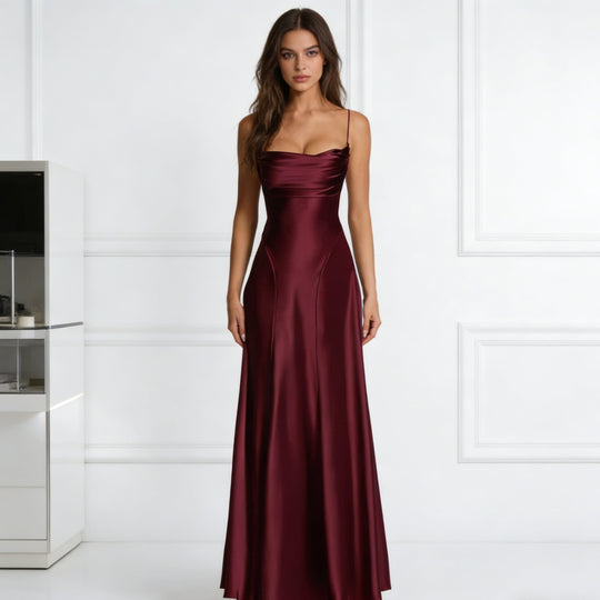 Damen Elegantes satin Abendkleid mit tailliertem Schnitt und schmalen Trägern EB