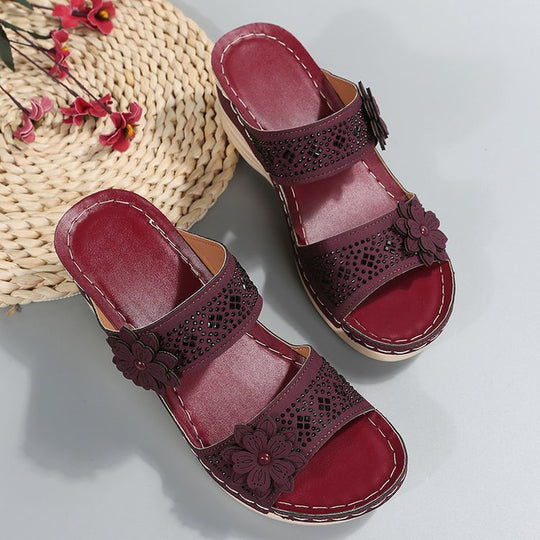 Damen stilvolle Wedge-Pantoletten mit floralen Akzenten EB