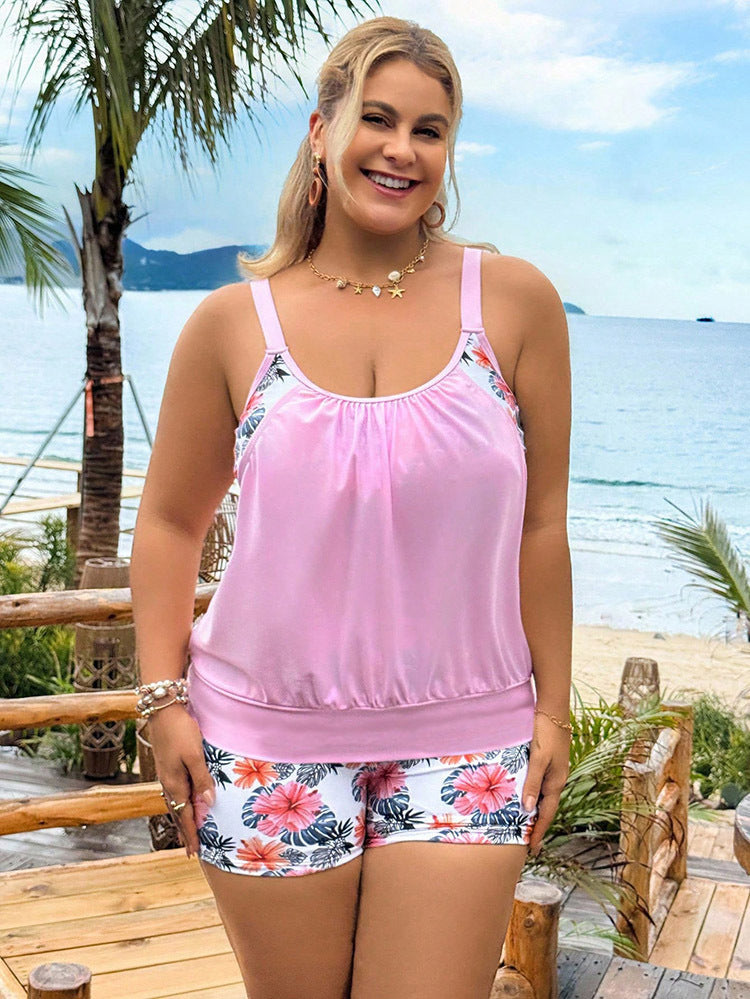 Damen sportliches Badeoutfit mit floralen Shorts EB