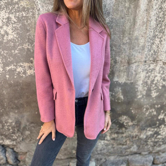Damen nan taillierter Kurzmantel-Blazer aus Bouclé mit Reverskragen, aufgesetzten Pattentaschen und Ein-Knopf-Verschluss EB