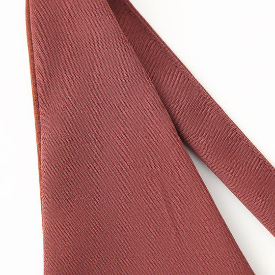 Damen Maxikleid mit elegantem V-Ausschnitt und Plissee-Unterteil EB