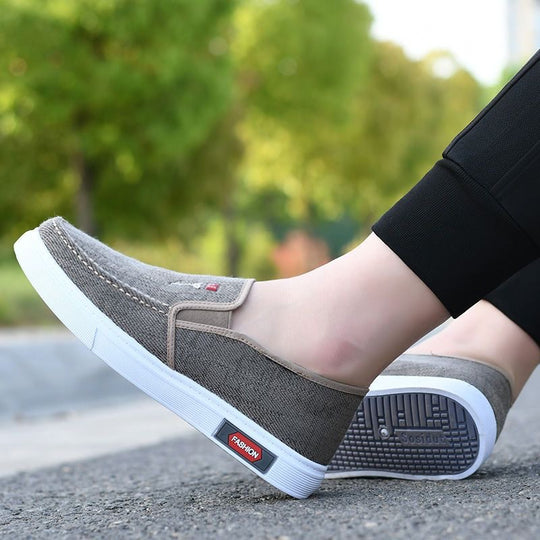 Damen Sportliche Slip-On Sneakers mit elastischem Einstieg und atmungsaktivem Obermaterial EB