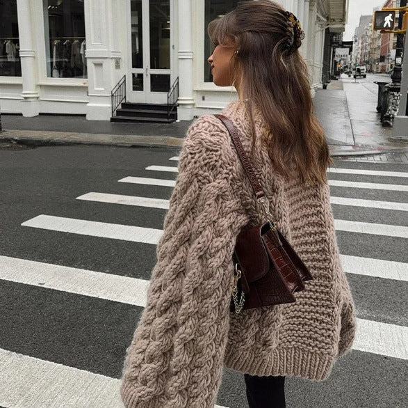 Damen Strickpullover mit voluminösen Ärmeln und strukturiertem Zopfmuster EB