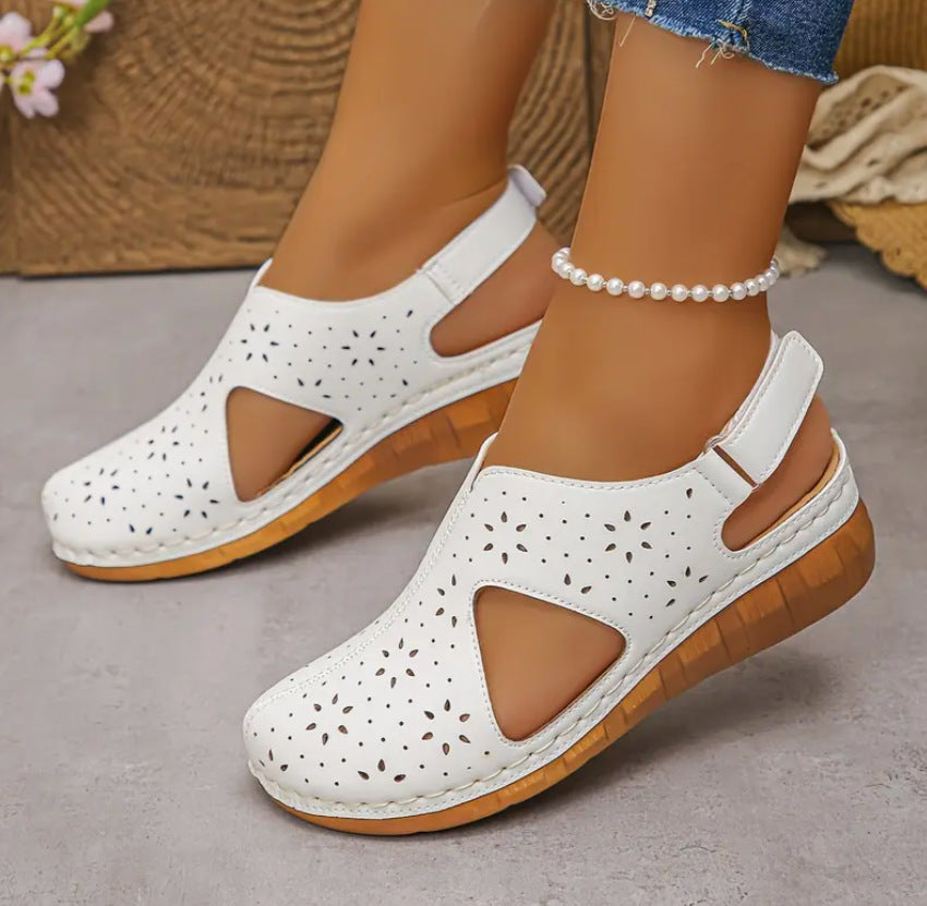 Damen Bequeme Clogs mit durchbrochenem Design und anatomischem Fußbett EB