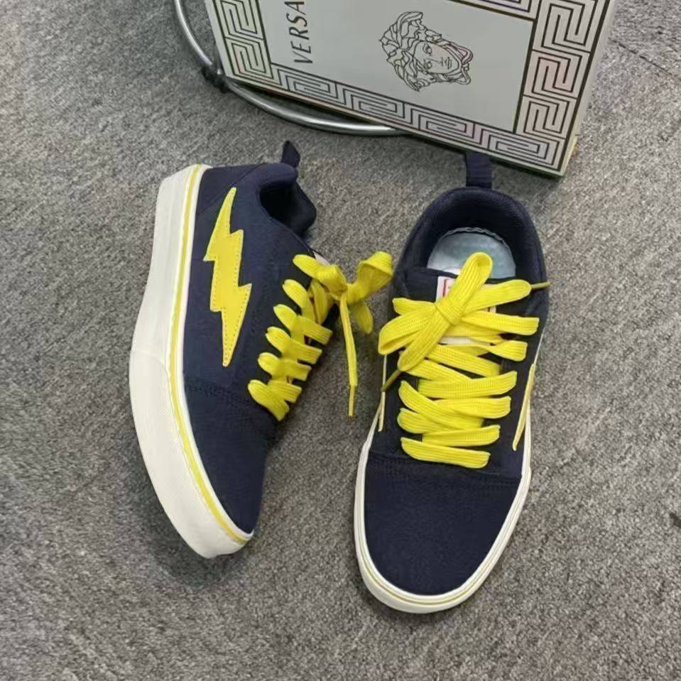 Damen Sportliche Sneakers im modernen Design mit aufwendigem Blitzmotiv EB