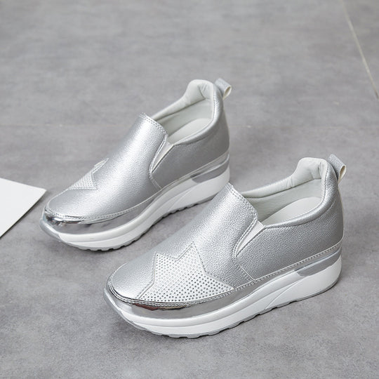 Damen sportliche Slip-On Sneakers mit glänzender Korksohle EB