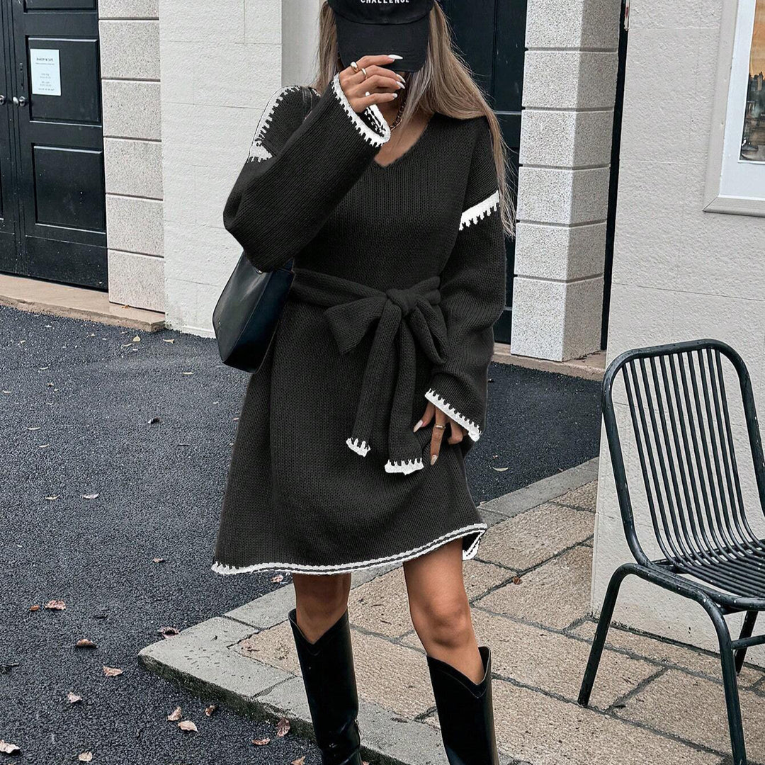 Damen Strickkleid mit Gürtel und V-Ausschnitt EB