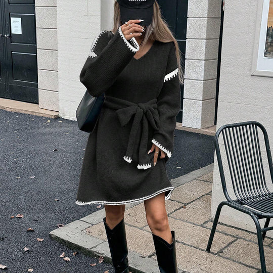 Damen Strickkleid mit Gürtel und V-Ausschnitt EB