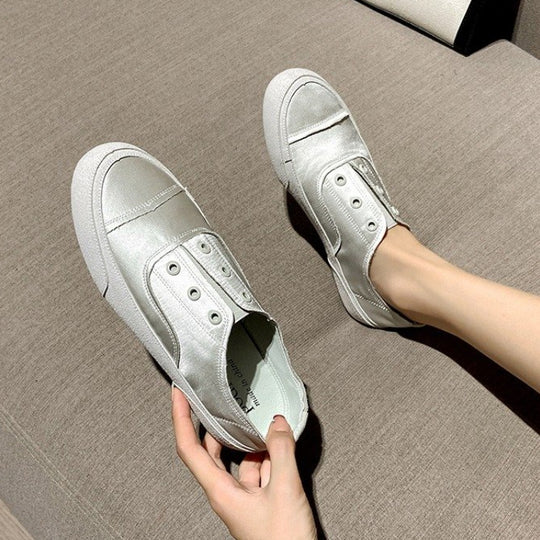 Damen bequeme Slip-On Sneakers mit luxuriösem Satin-Obermaterial EB