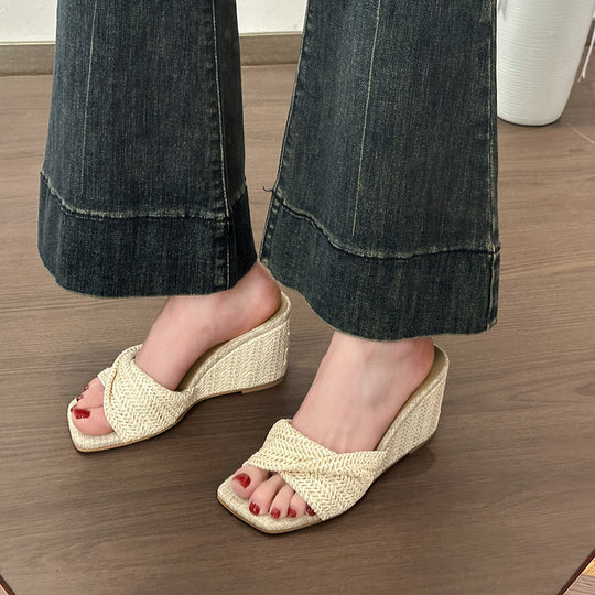 Damen Komfortable Wedge-Pantoletten mit geflochtenem Design EB
