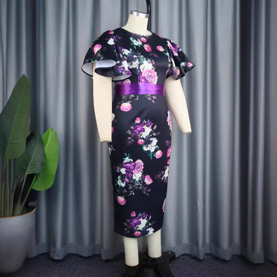 Damen figurbetontes Kleid mit floralen Akzenten EB