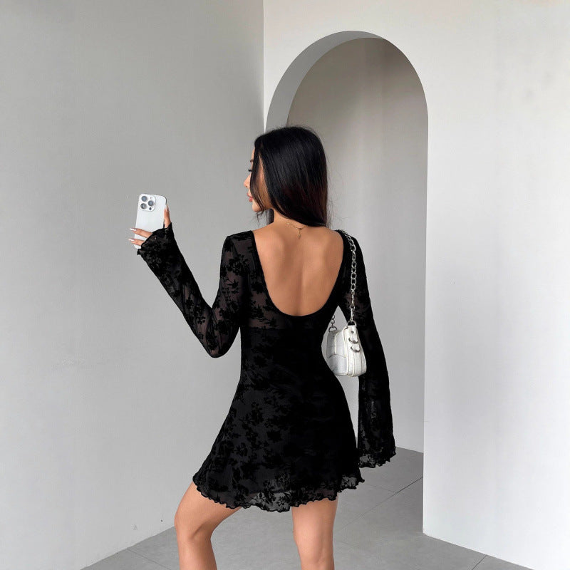Damen Mini-Kleid mit floralem Stickdesign und transparenten Ärmeln EB