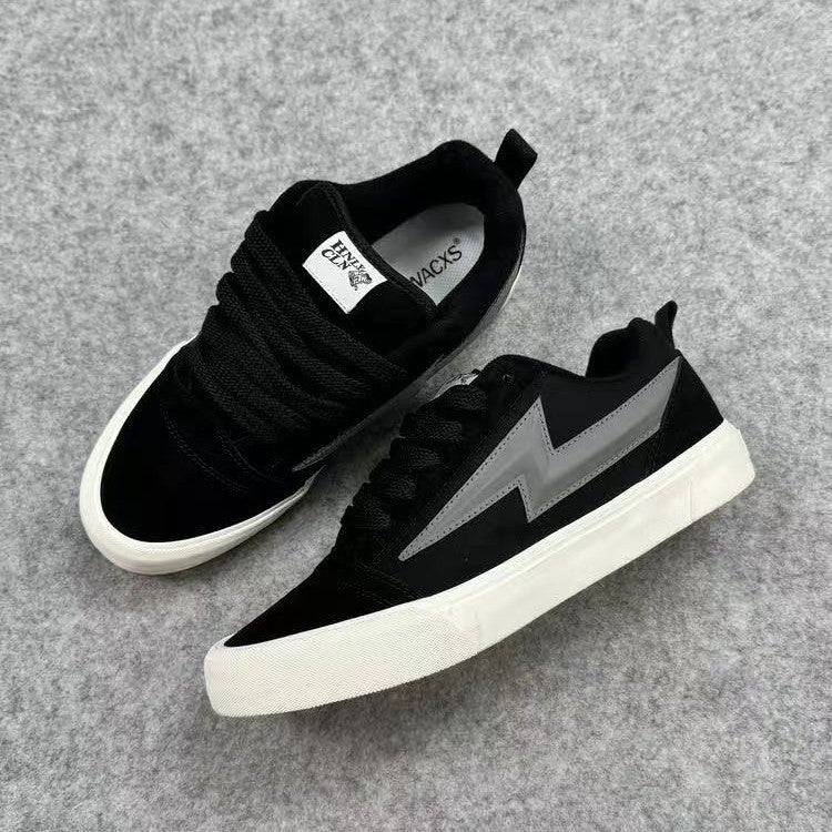 Damen Sportliche Sneaker mit futuristischem Akzent und strapazierfähiger Laufsohle EB