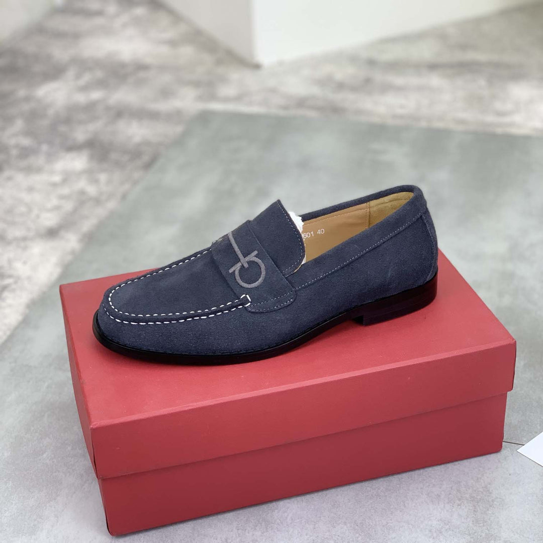 Damen Mokassins aus feinem Wildleder mit stilvollem Zierdetail EB