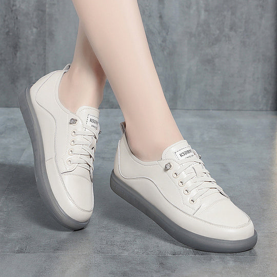 Damen Sneaker aus hochwertigem Kunstleder mit rutschfester Sohle EB