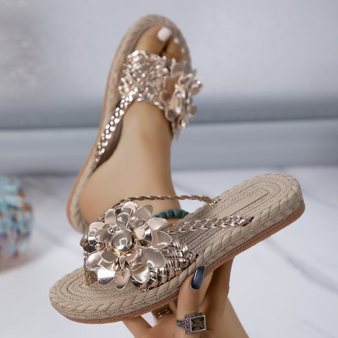 Damen modische Slide-Sandalen mit hochglänzendem Blumendetail EB