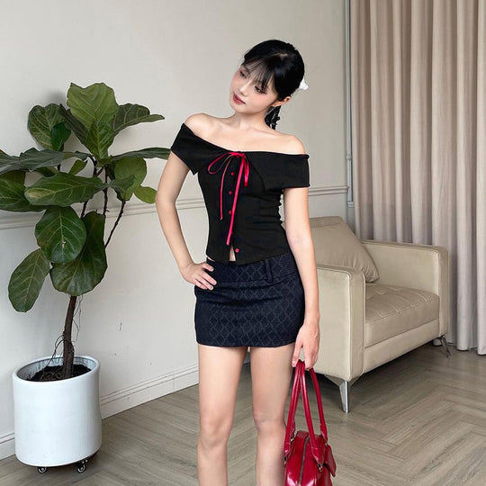 Damen Off-Shoulder Bluse mit Kontrastknöpfen und Taillenband EB