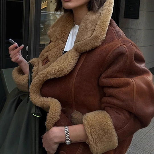 Damen Lässige und modische Teddyjacke mit großem Kragen und weich gefüttertem Innenleben EB