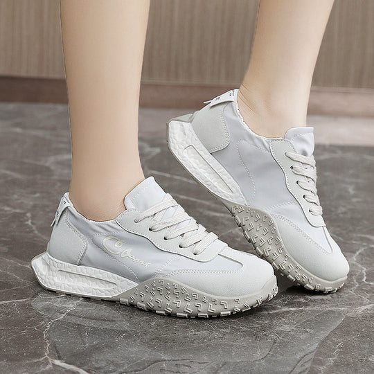 Damen sportliche Sneaker mit innovativer Dämpfung und atmungsaktiver Obermaterialstruktur EB