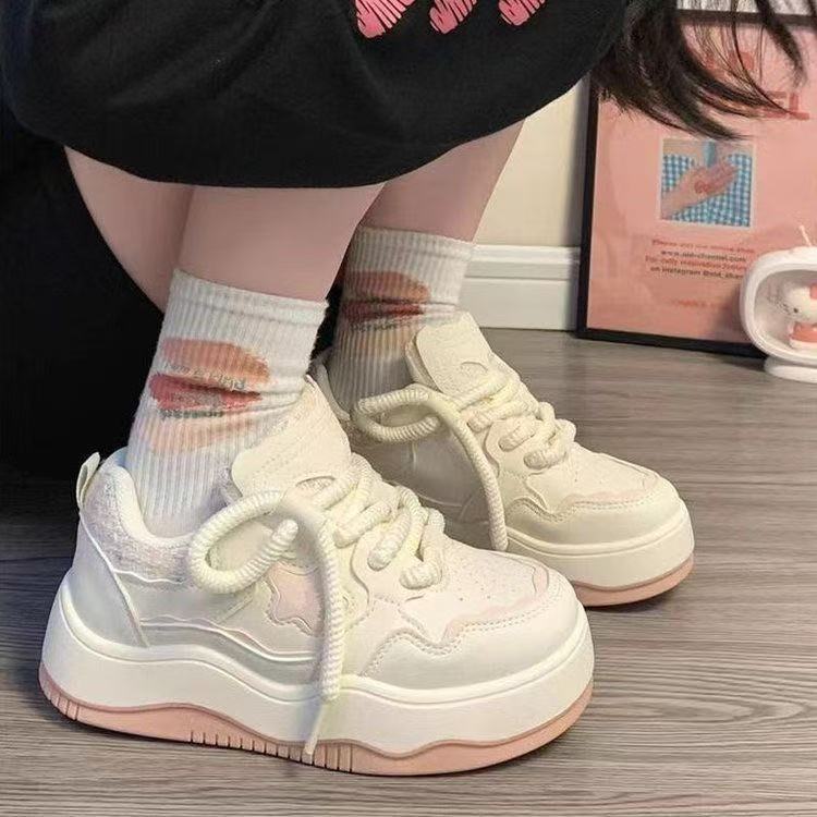 Damen Trendige Sneakers mit modischen Applikationen und gepolsterter Sohle EB