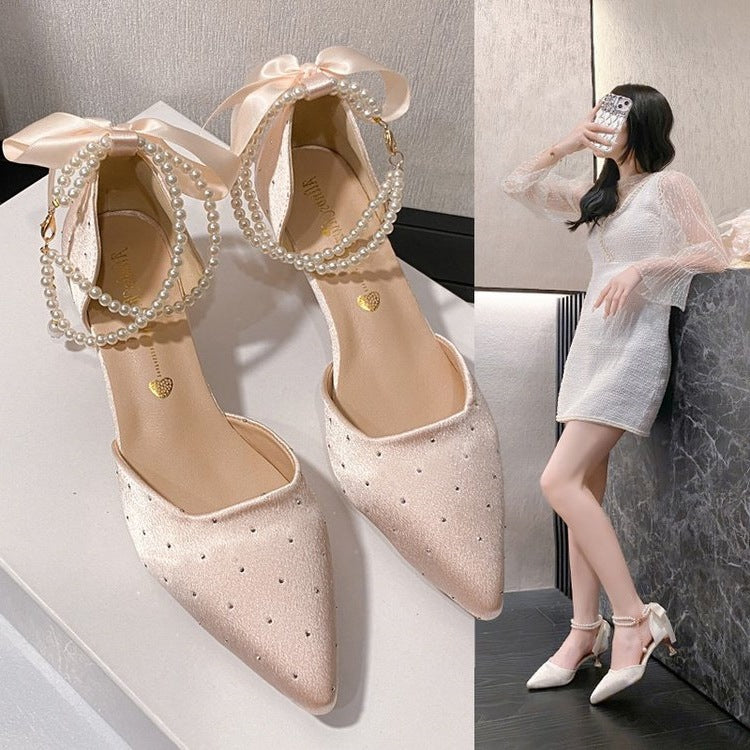 Damen elegante Pumps mit perlenverziertem Riemchen EB