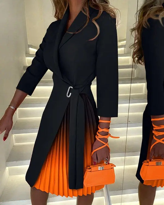 Damen Plissiertes Kleid mit Wickelgürtel und modernem Kontrast EB