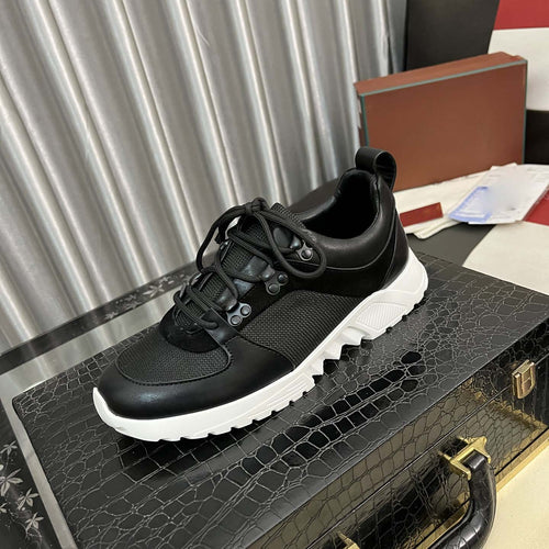 Damen Sportliche Trend Sneakers mit atmungsaktiven Mesh-Details und robustem Design von EB